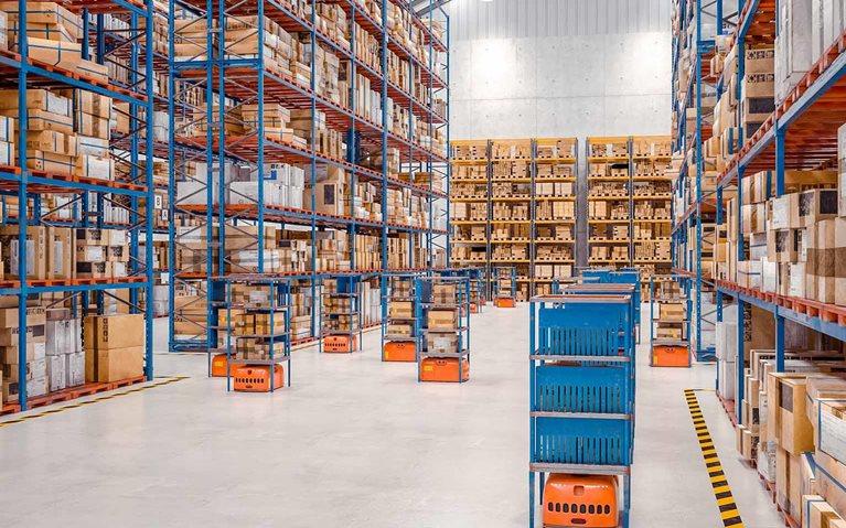 Industrial warehouse trade layout with structured cargo pallets